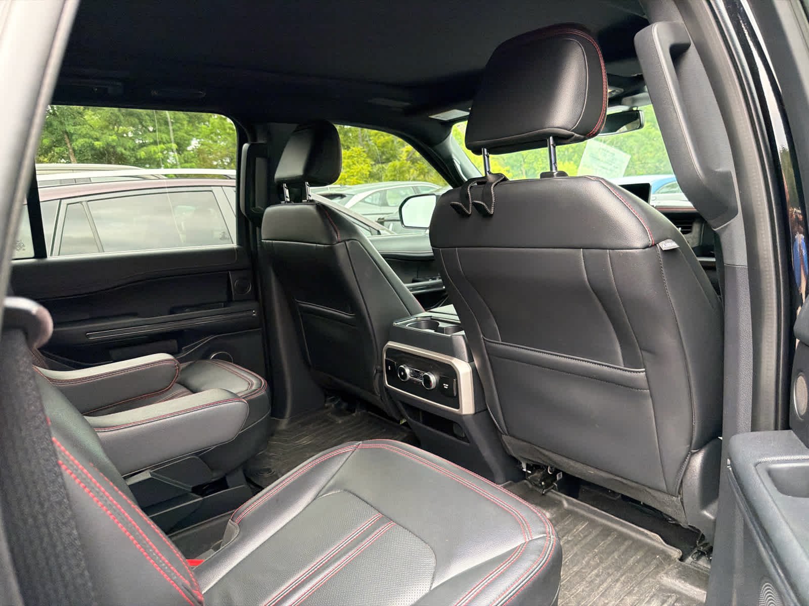 Used 2022 Agate Black Metallic Ford Limited image 5