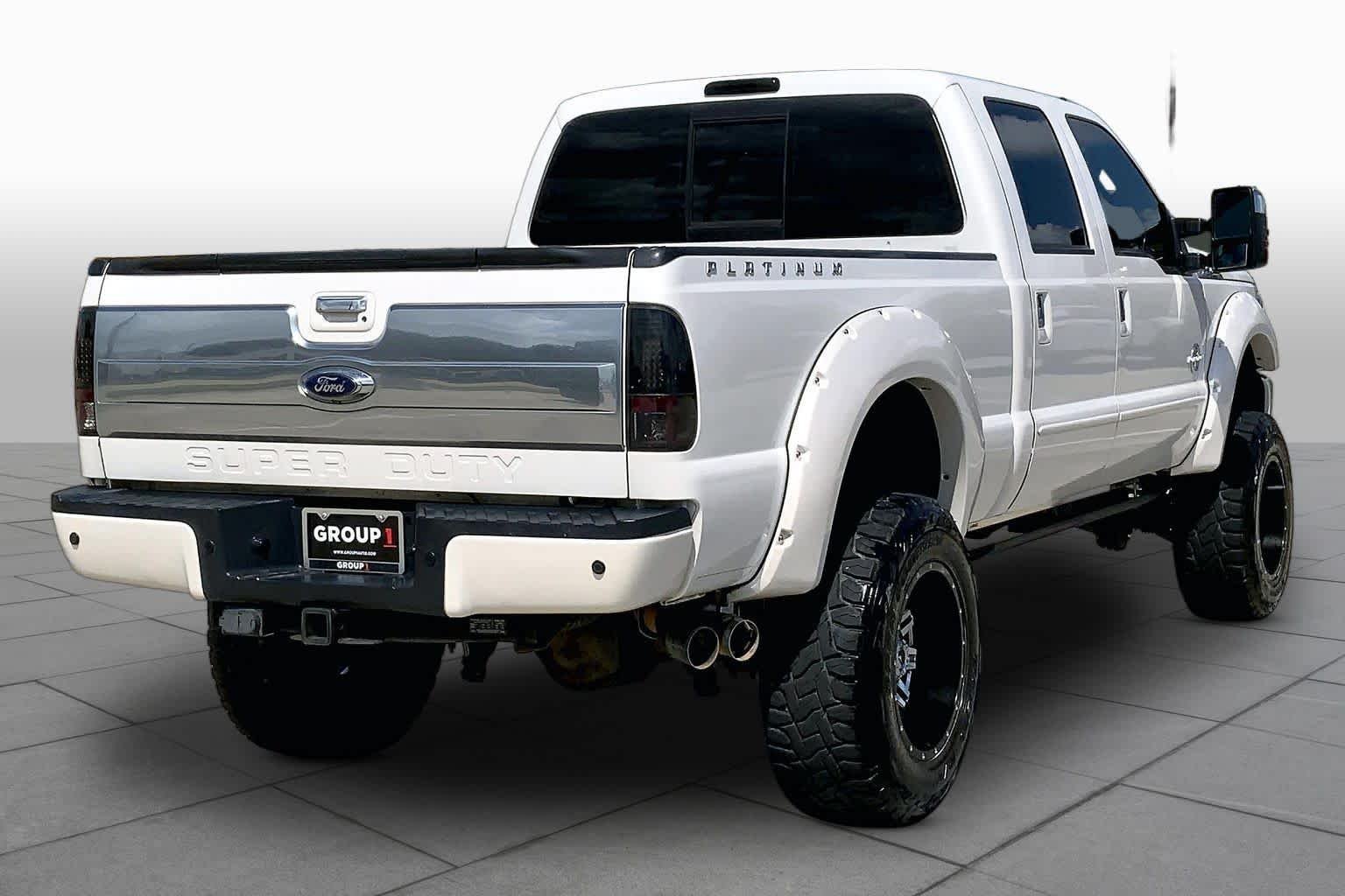 Used 2015 White Platinum Metallic Tri-Coat Ford Platinum image 12