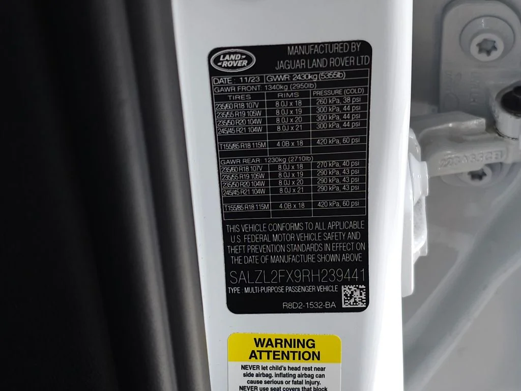 Certified Used 2024 White Land Rover Dynamic image 35