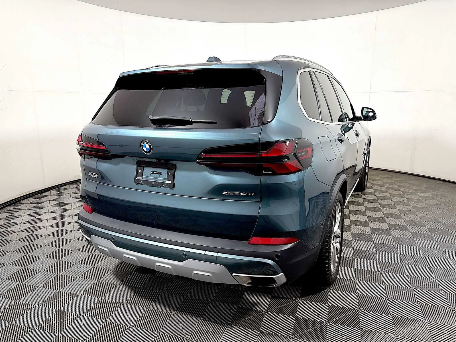 Used 2024 Blue Ridge Mountain Metallic BMW xDrive40i image 6