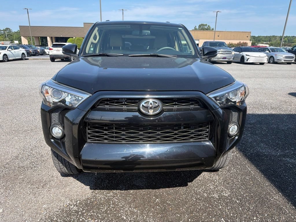 Used 2019 Midnight Black Metallic Toyota SR5 Premium image 9