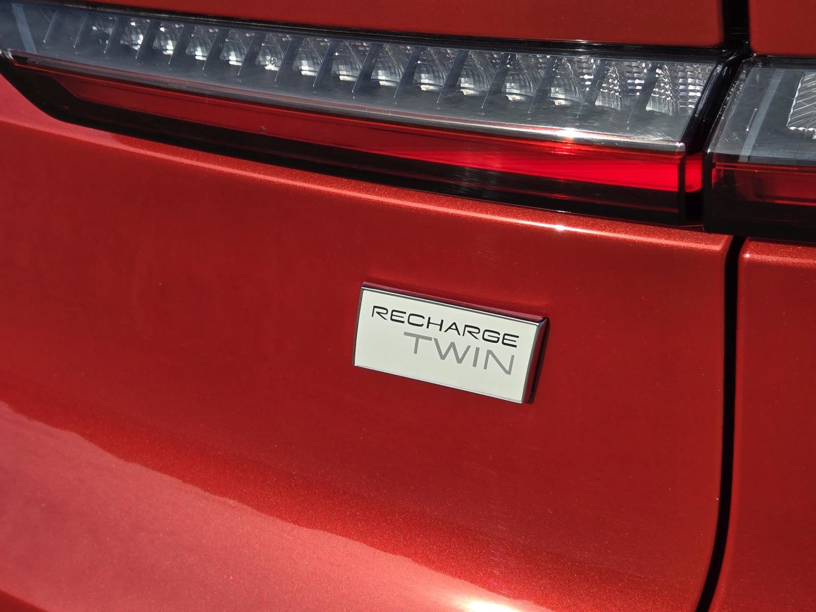 Used 2023 Fusion Red Metallic Volvo Ultimate image 11