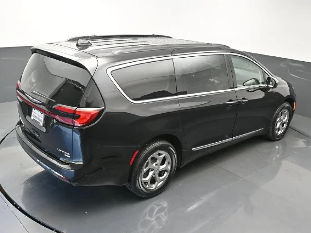 Used 2023 Black Chrysler Limited image 42
