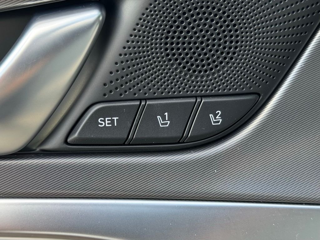 2025 GENESIS G70 Standard - Photo 24
