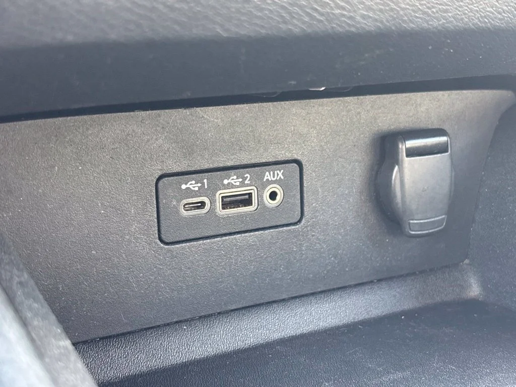 Used 2019 Black Nissan 2.5 S image 25