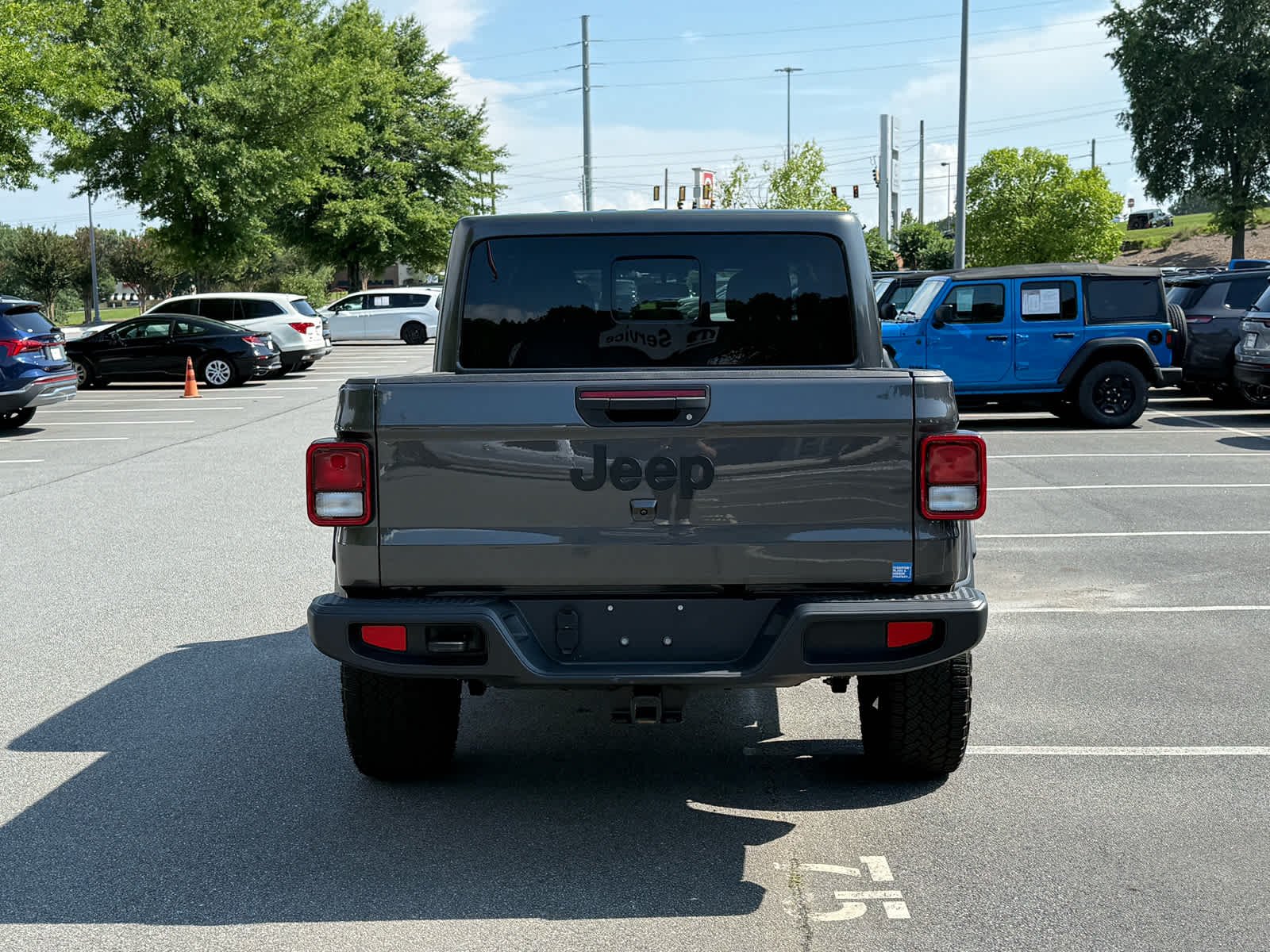 Used 2025 Granite Crystal Metallic Clearcoat Jeep Nighthawk image 4