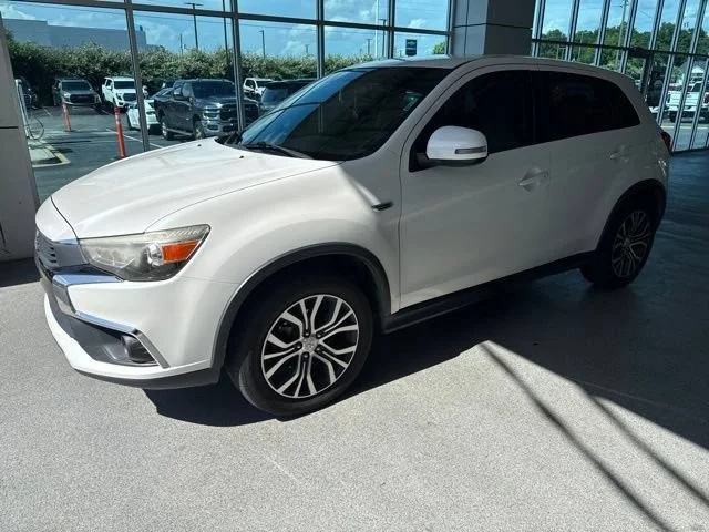 Used 2017 White Mitsubishi ES 2.0 image 3