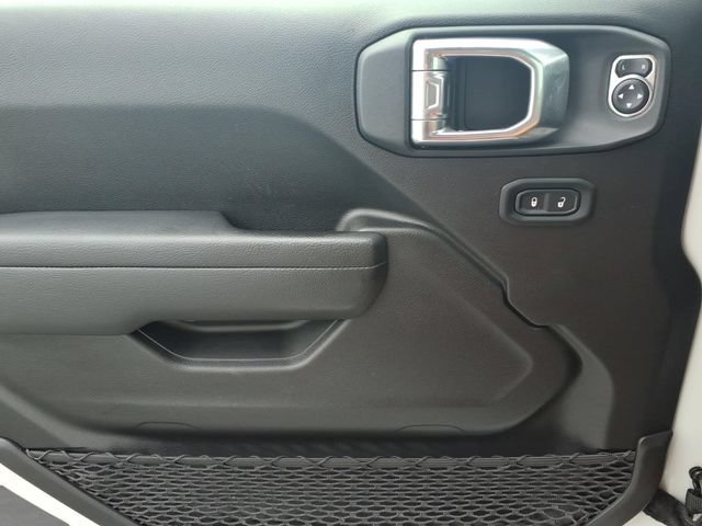 Used 2022  Jeep Unlimited Sport Altitude image 16