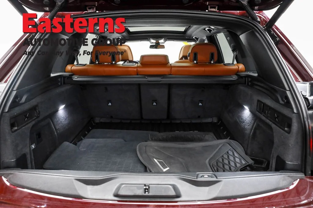 Used 2022 Red BMW M50i image 9