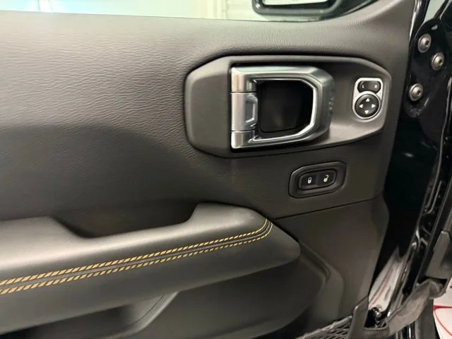 New 2026 Black Clear-Coat Exterior Paint Jeep Sahara image 14