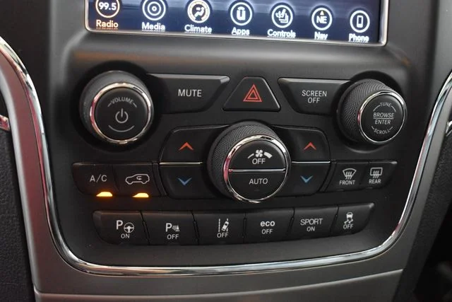 2018 Jeep Grand Cherokee Overland - Photo 38