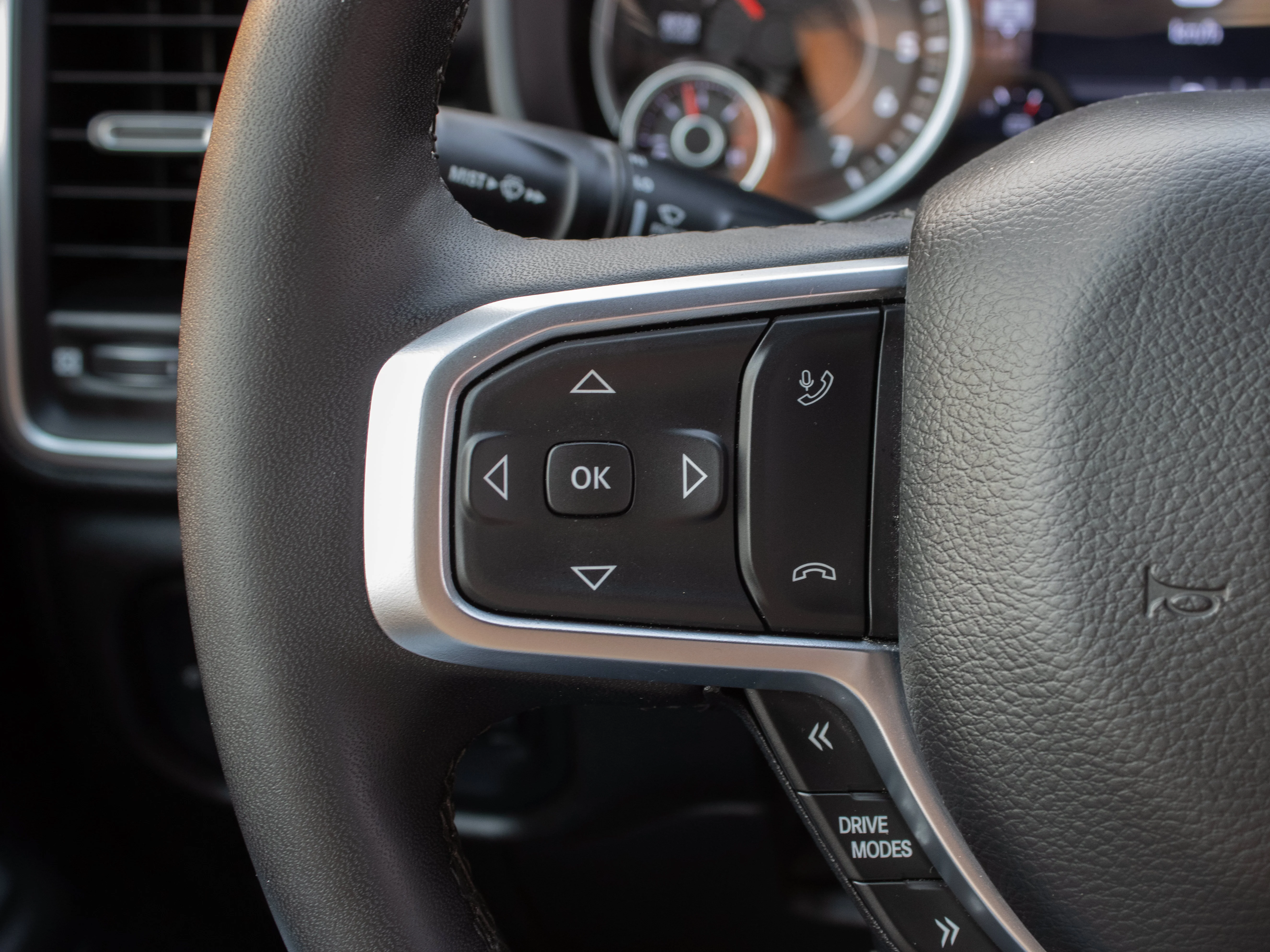 Used 2025 Silver RAM Big Horn*| 3.0L Hurricane Twin Turbo | Heated Seats | Heated Steering Wheel | image 25