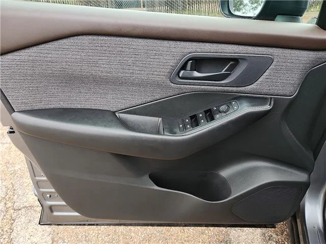 Used 2023 Gray Nissan S image 13