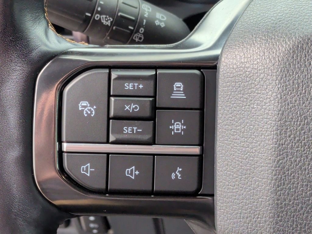 Used 2022 White Ford Platinum image 19