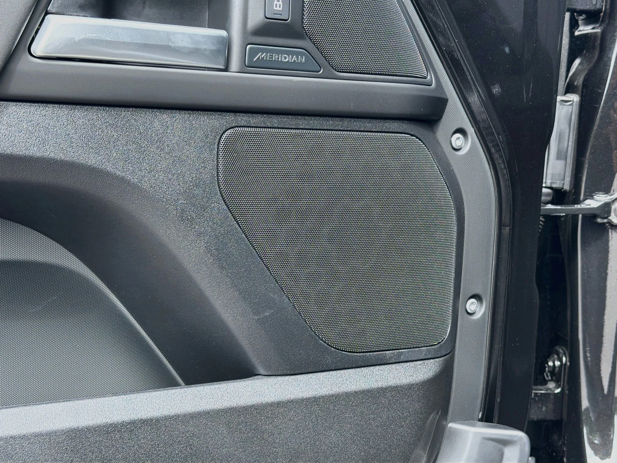 New 2026 Santorini Black Land Rover S image 23