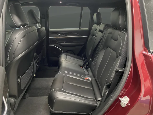 New 2026 Velvet Red Pearl-Coat Exterior Paint Jeep Limited image 33