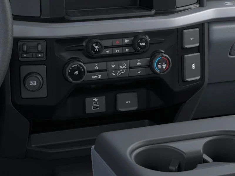 2025 Ford F-350 Super Duty Chassis Cab XL - Photo 15