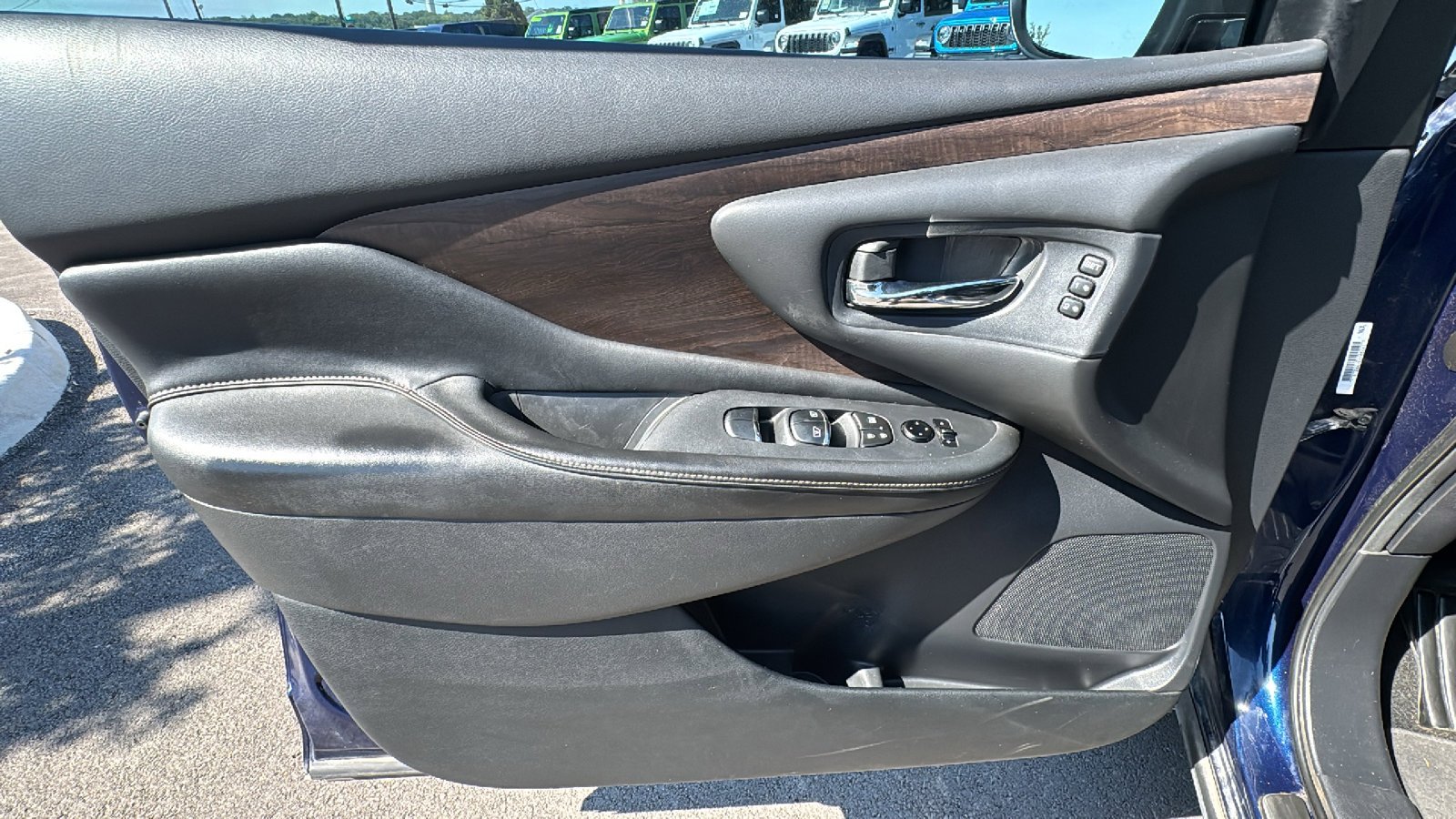 Certified Used 2020 Deep Blue Pearl Nissan Platinum image 12