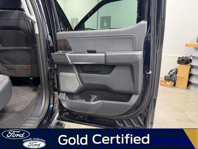 Certified Used 2023 Blue Metallic Ford Lariat image 27