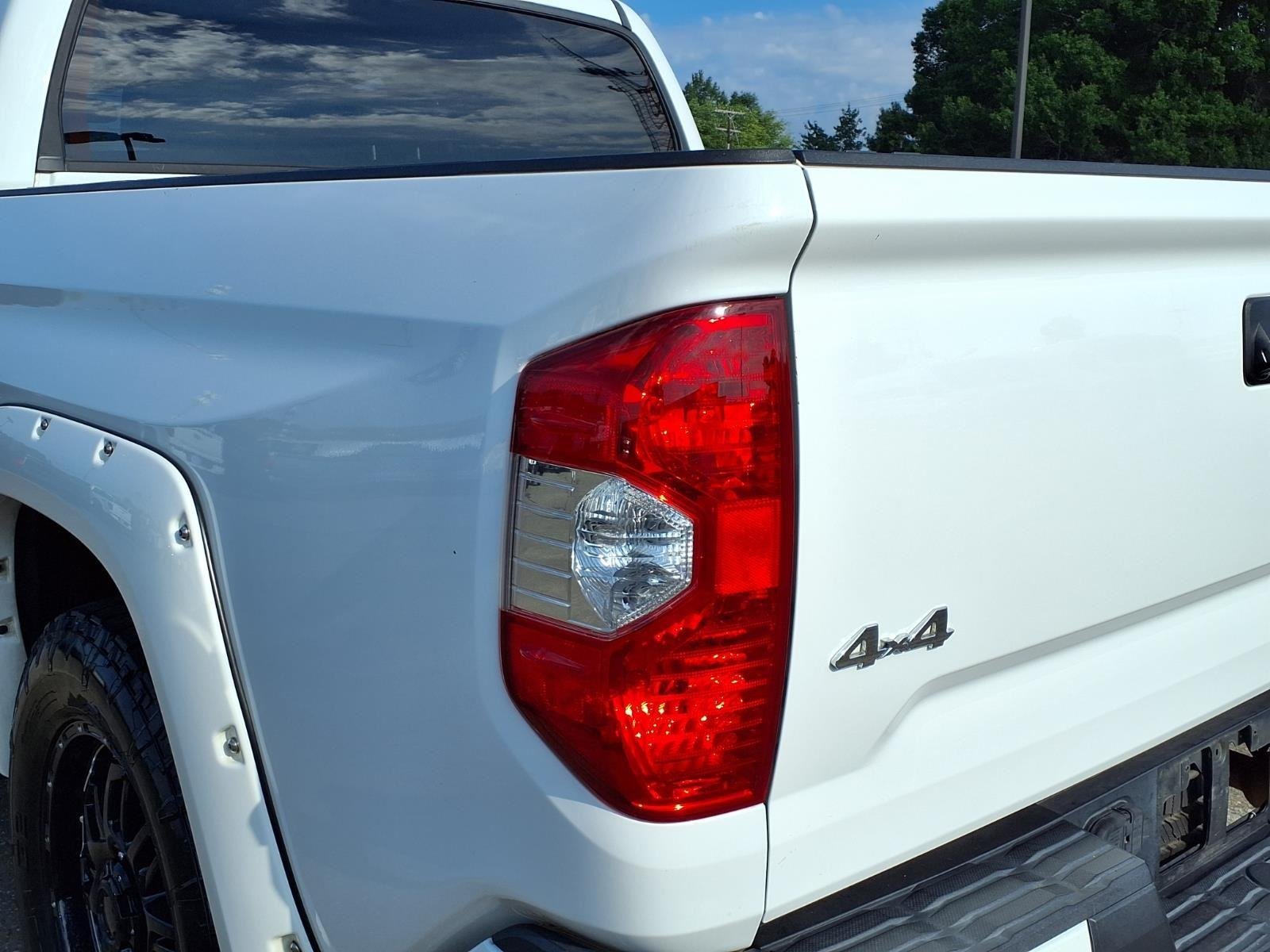 Used 2016 Super White Toyota Platinum image 18