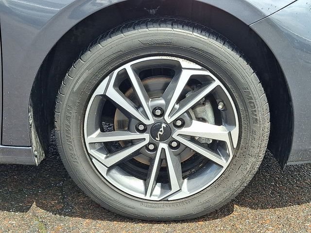 Used 2022 Gravity Gray Kia LXS image 8