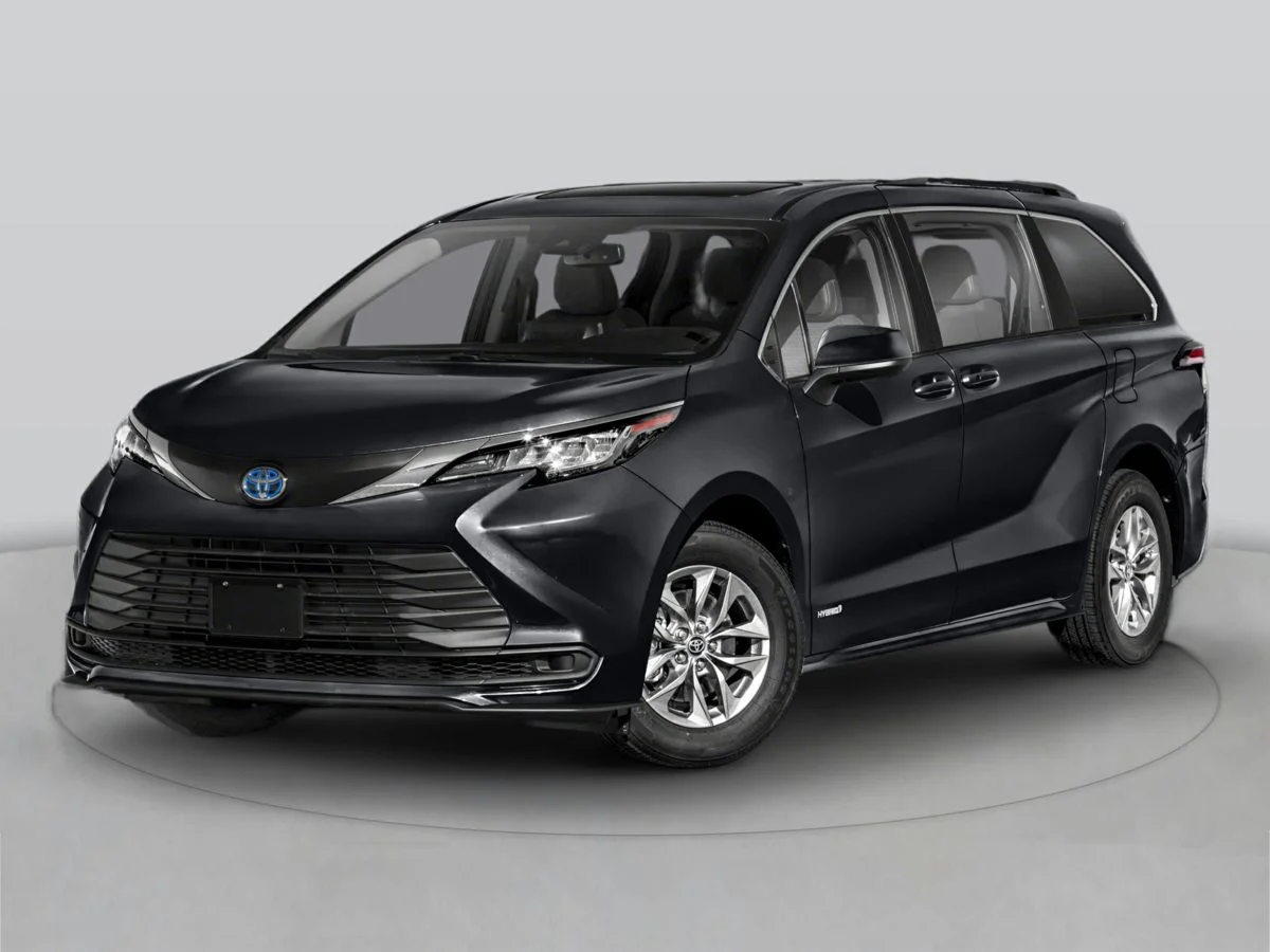 2026 Toyota Sienna Woodland Edition Hybrid AWD's photo