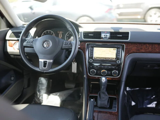 Used 2012 Red Volkswagen SEL image 26