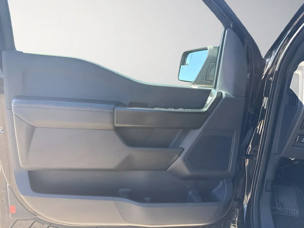 Used 2023  Ford XL image 23