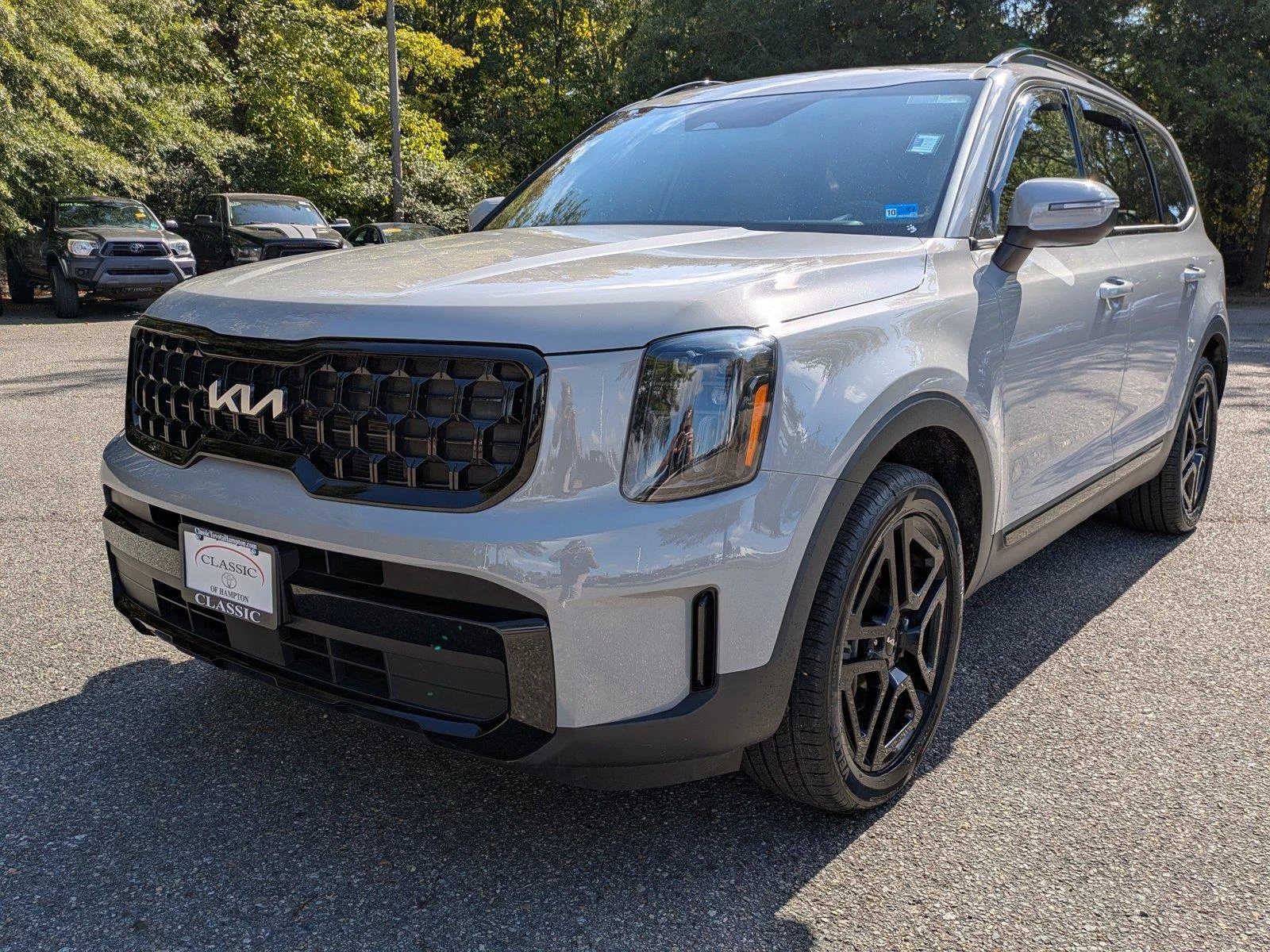Used 2024 Wolf Gray Kia EX X-Line image 8