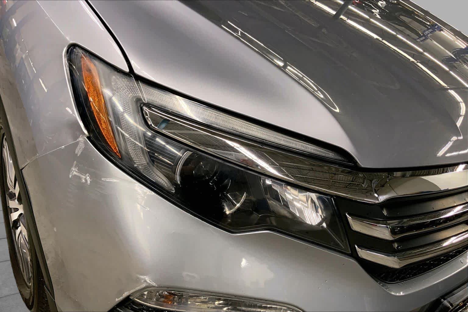 Used 2017 Lunar Silver Metallic Honda EX-L image 27