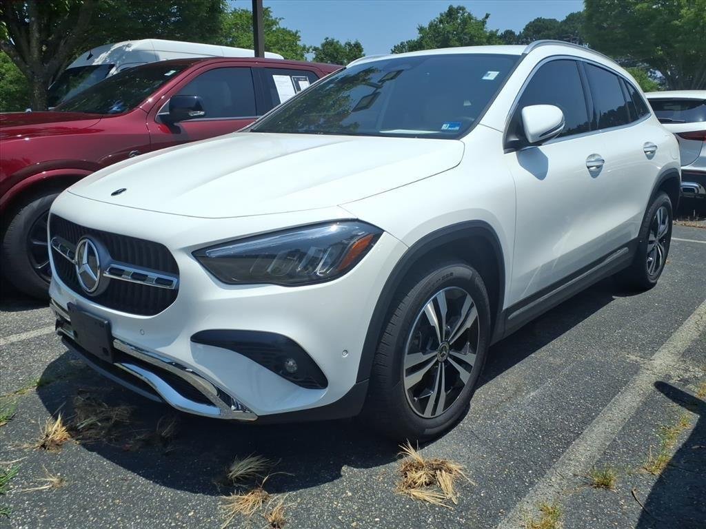 Used 2025 Polar White Mercedes-Benz GLA 250 image 29
