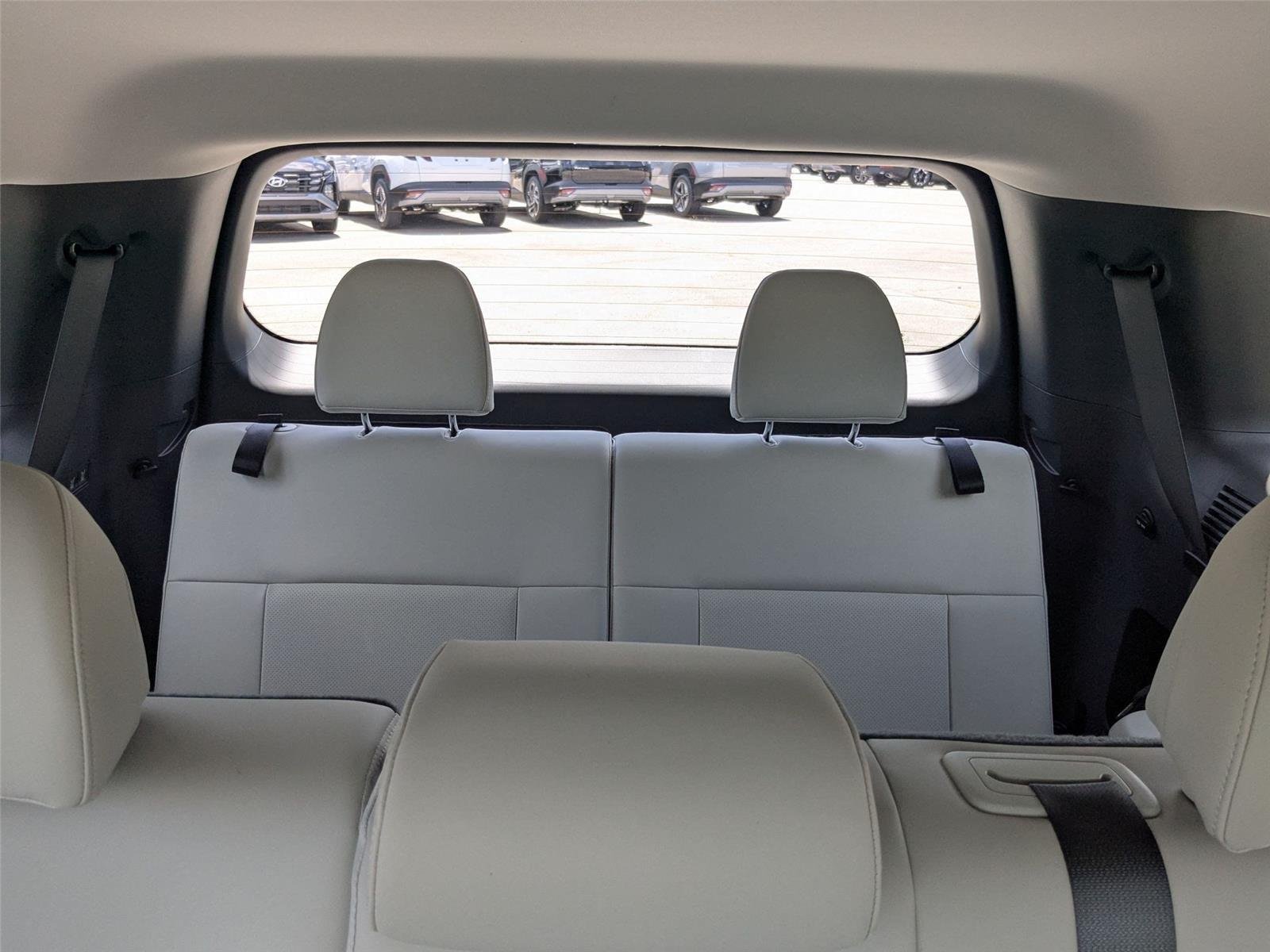 New 2026 Shimmering Silver Hyundai SEL image 21