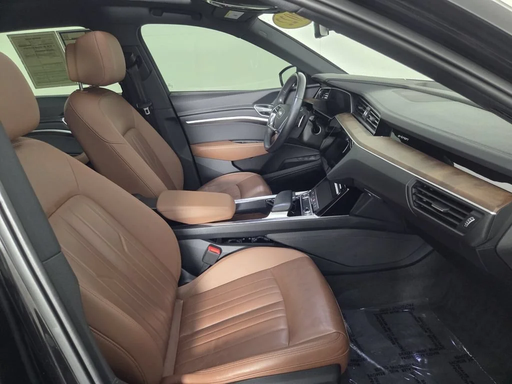 Used 2022 Brilliant Black Audi Premium image 32