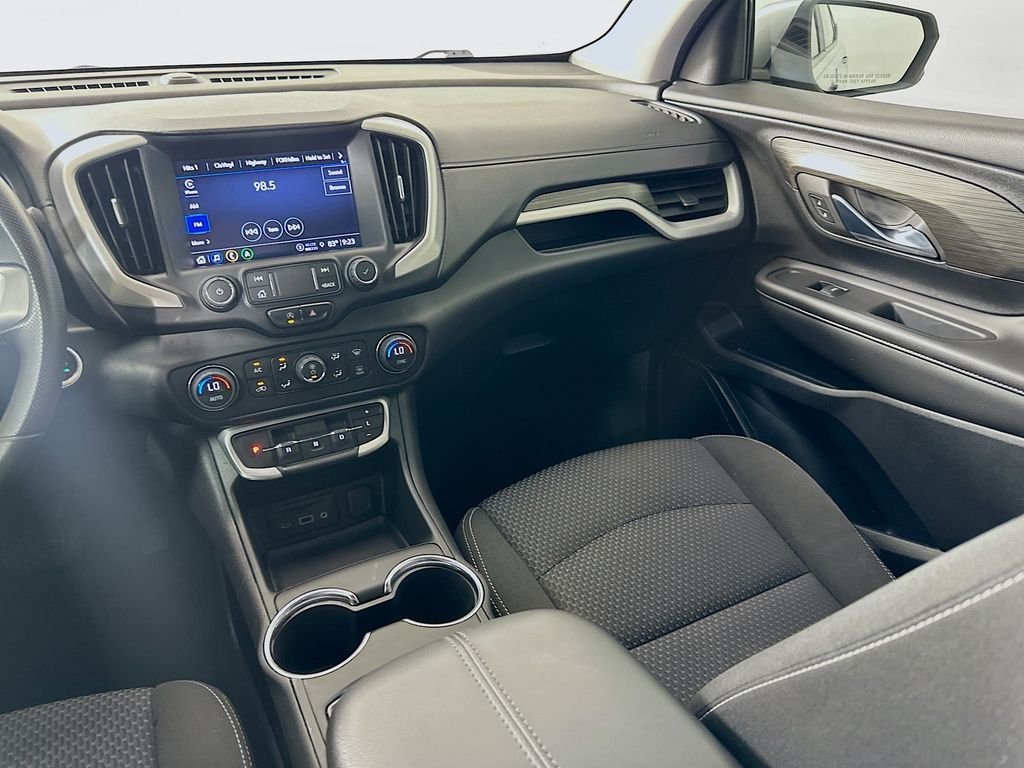 Used 2022 Quicksilver Metallic GMC SLE image 22