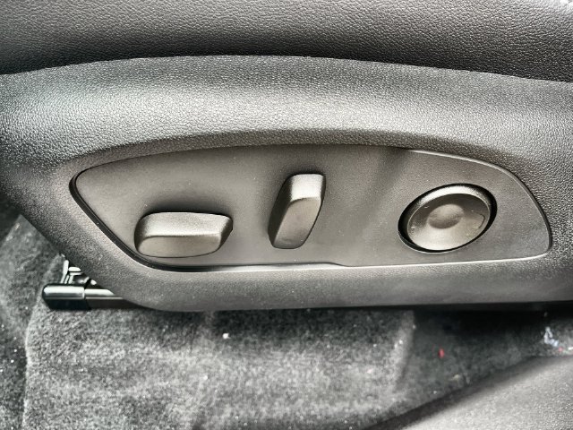 2027 Chevrolet Traverse LT - Photo 22
