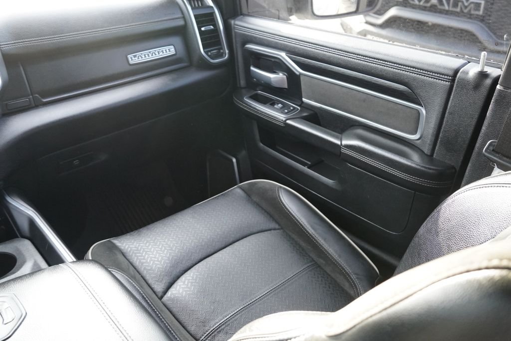 Used 2023 White Ram Laramie image 15