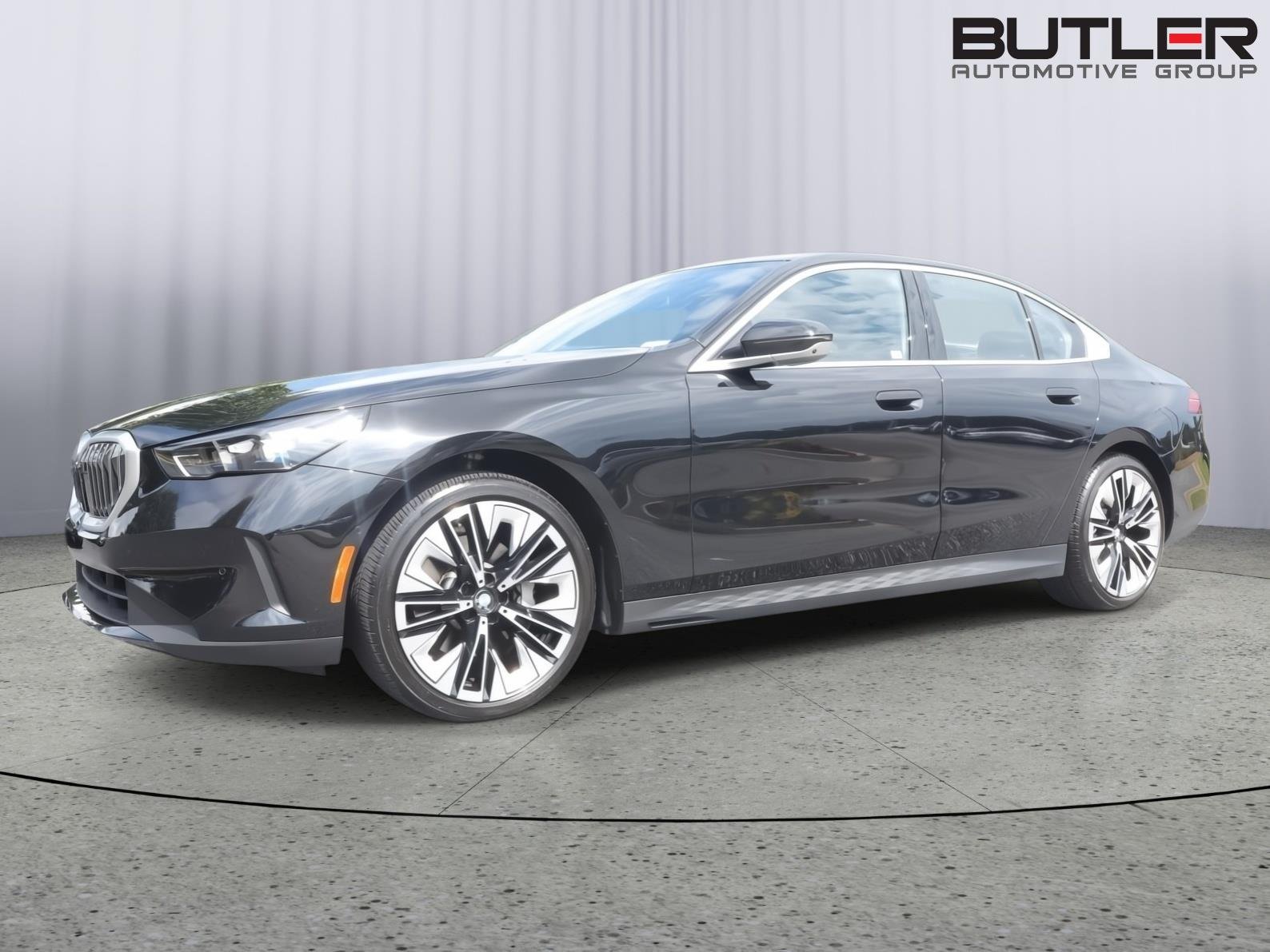 Used 2025 Black Sapphire Metallic BMW 530i xDrive image 9