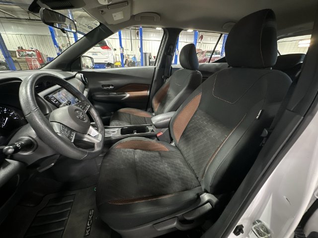 Certified Used 2021 Aspen White / Super Black Nissan SR image 17