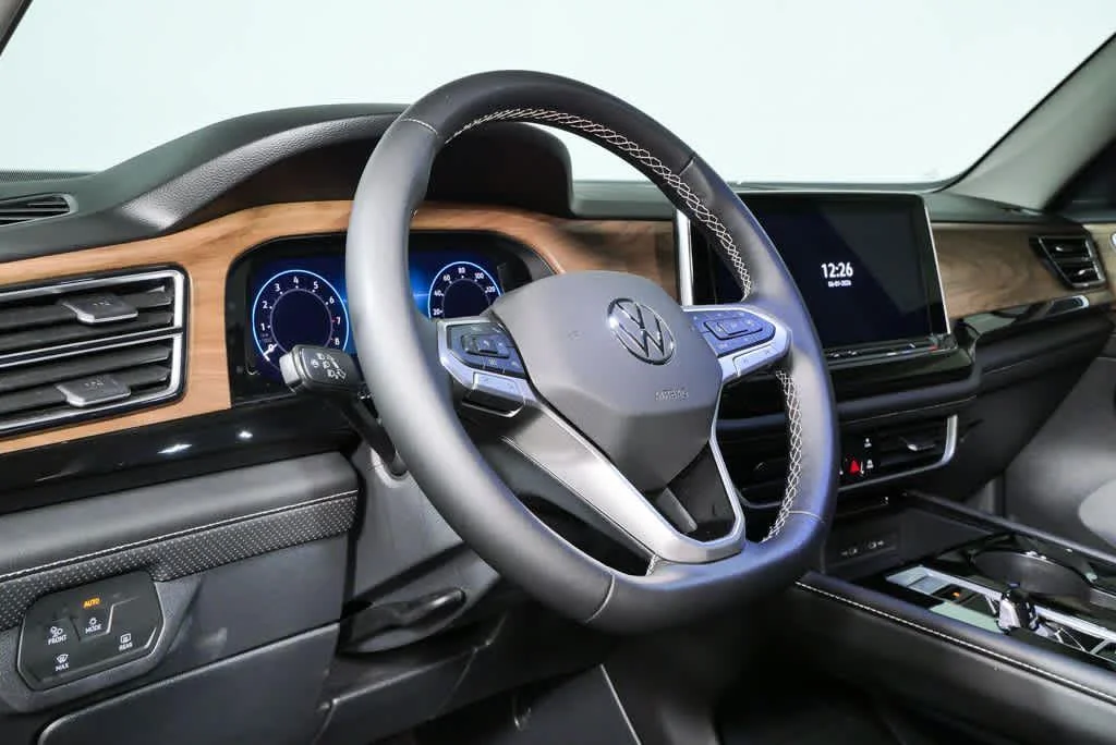 Certified Used 2026 pure gray Volkswagen 2.0T SE w/Technology image 4