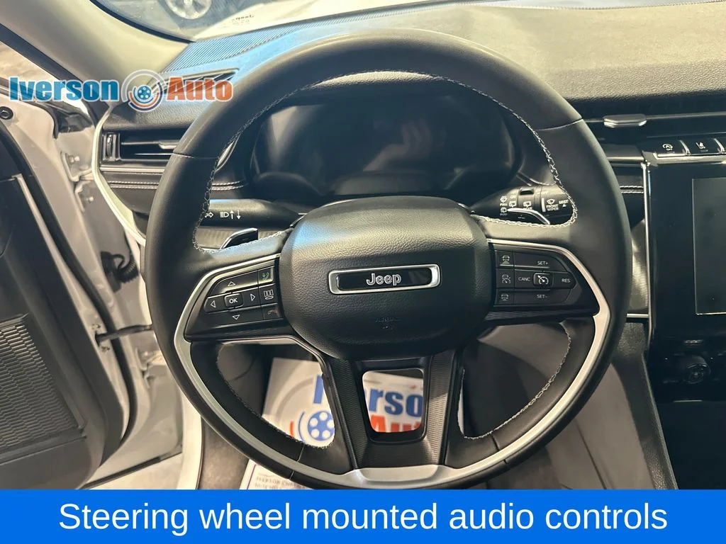 Used 2023 White Jeep Laredo image 19