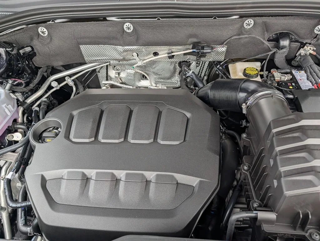 New 2026 Black Volkswagen 2.0T SE w/Technology image 26
