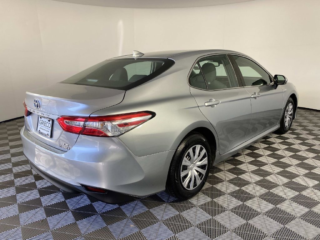 Used 2020 Silver Toyota LE image 9