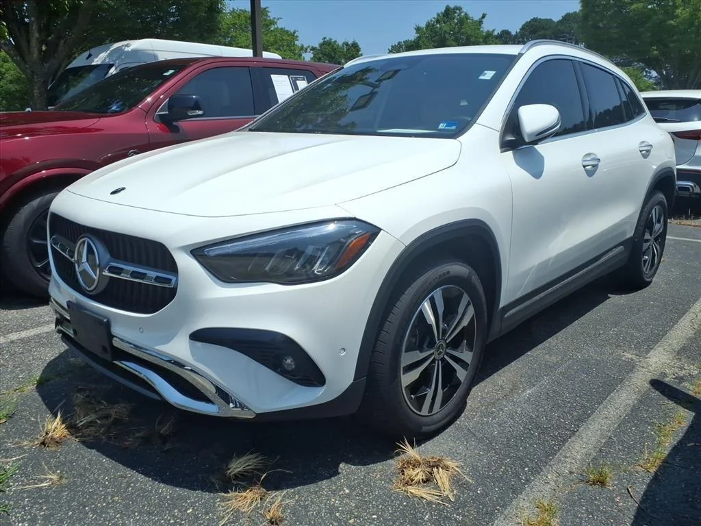 Certified Used 2025 Polar White Mercedes-Benz GLA 250 image 29