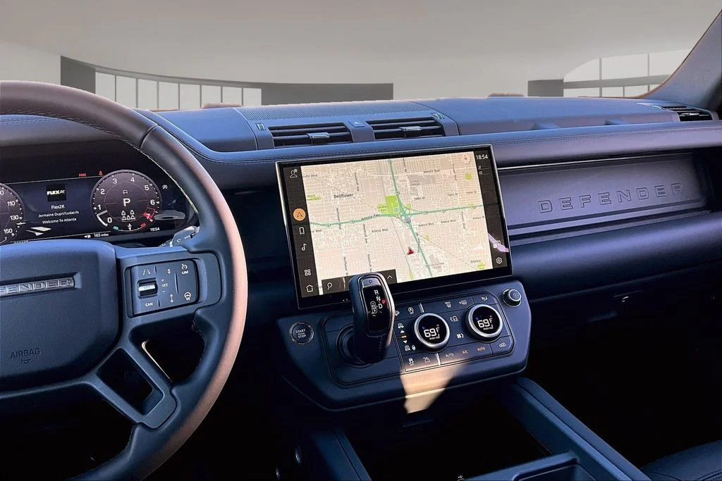 New 2026 Black Land Rover X-Dynamic SE image 6