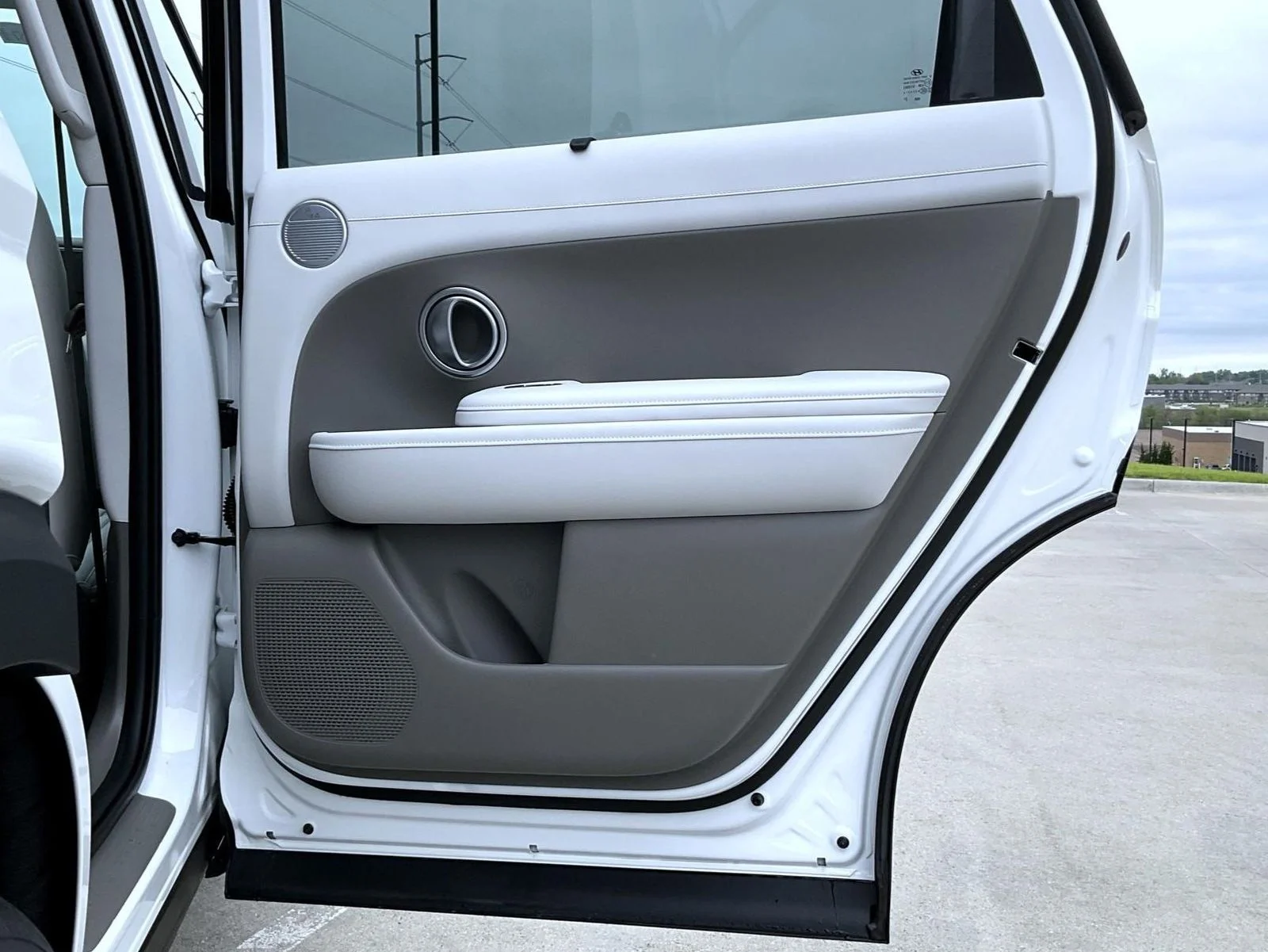 New 2026 White Hyundai SEL Premium image 18