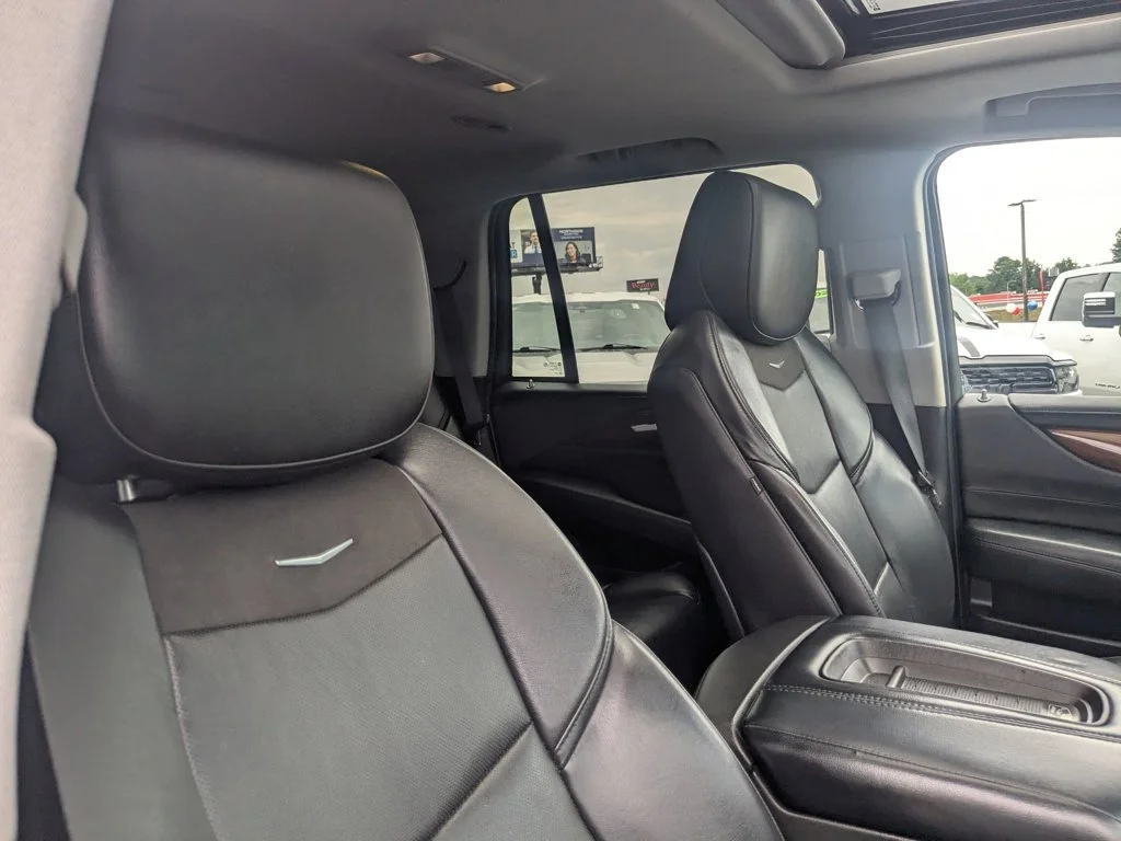 Used 2019 Black Raven Cadillac Luxury image 32