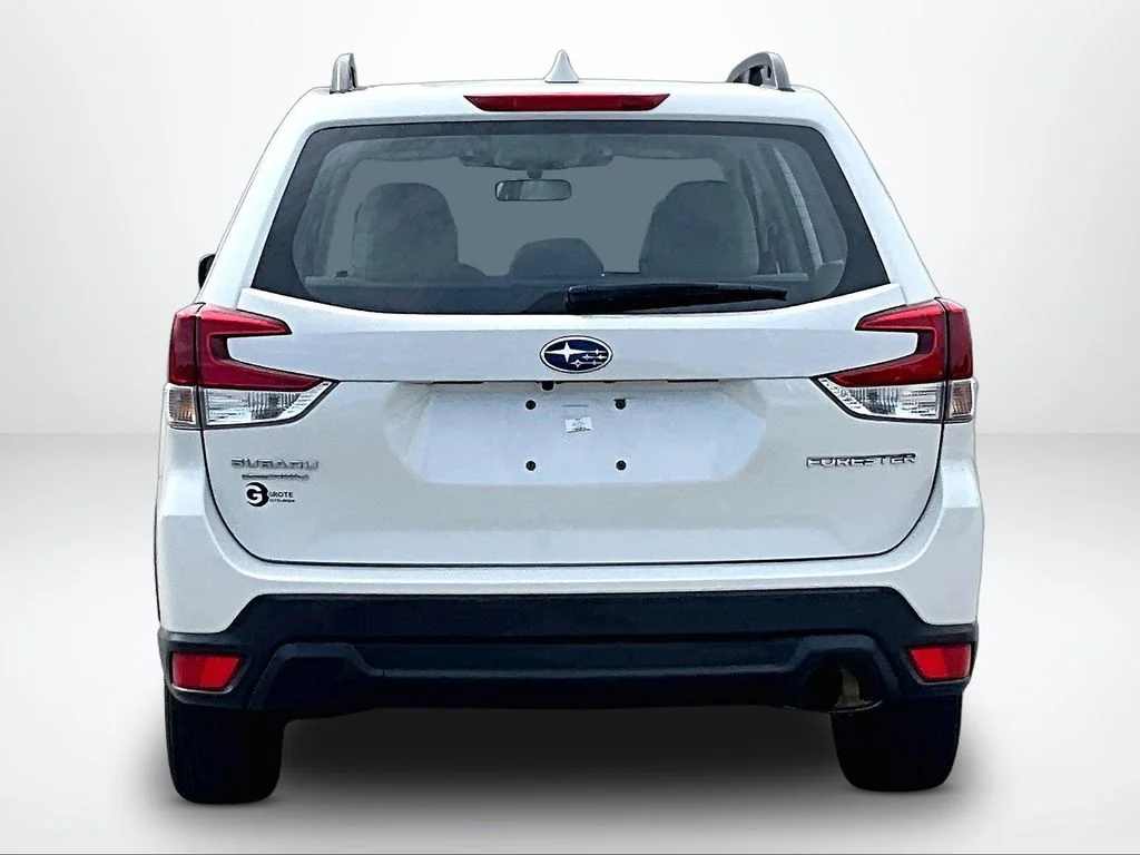 Used 2023 White Subaru Base image 5