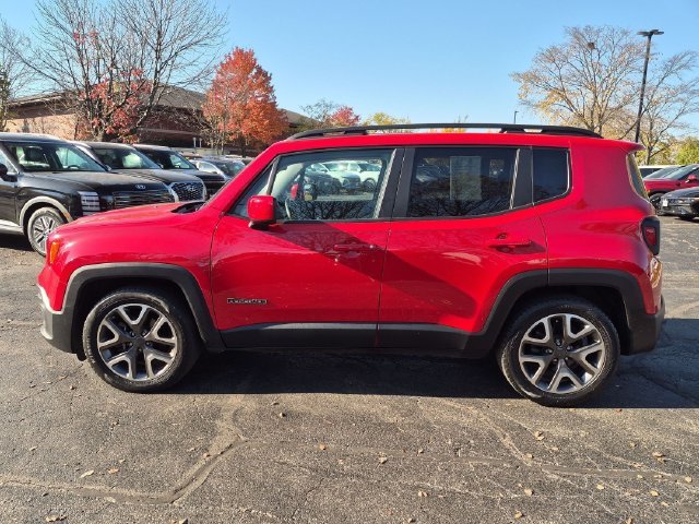 Used 2017 Red Jeep Latitude image 4
