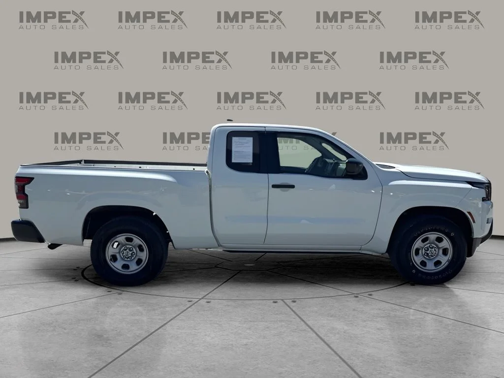 Used 2022 White Nissan S image 6