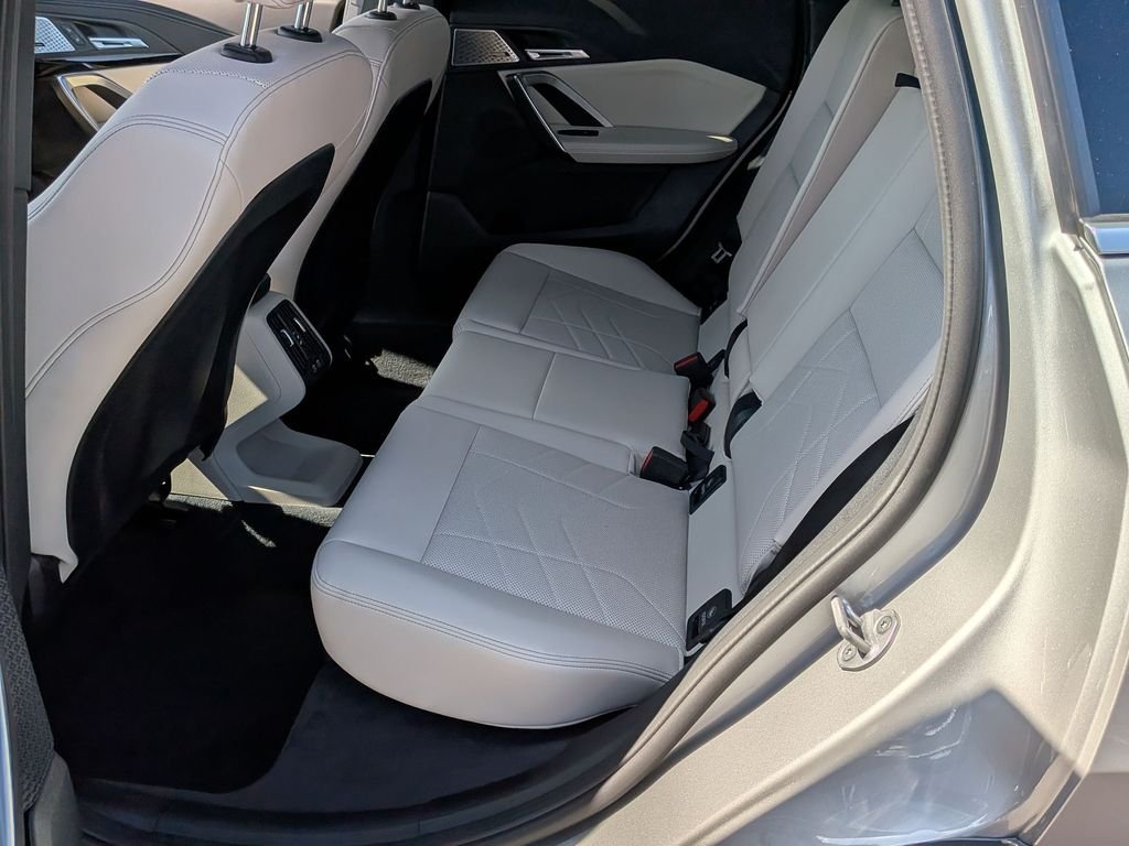Used 2025 Silver BMW xDrive28i image 30